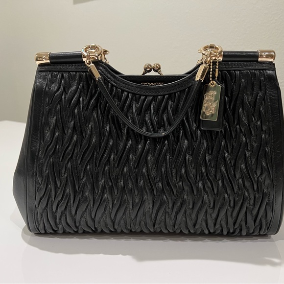 Coach Pleated handbag - like new - Picture 7 of 9